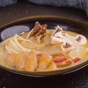 Tom Kha