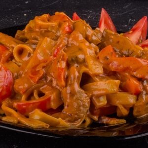 pasta-z-svinioyu-ta-pertsem